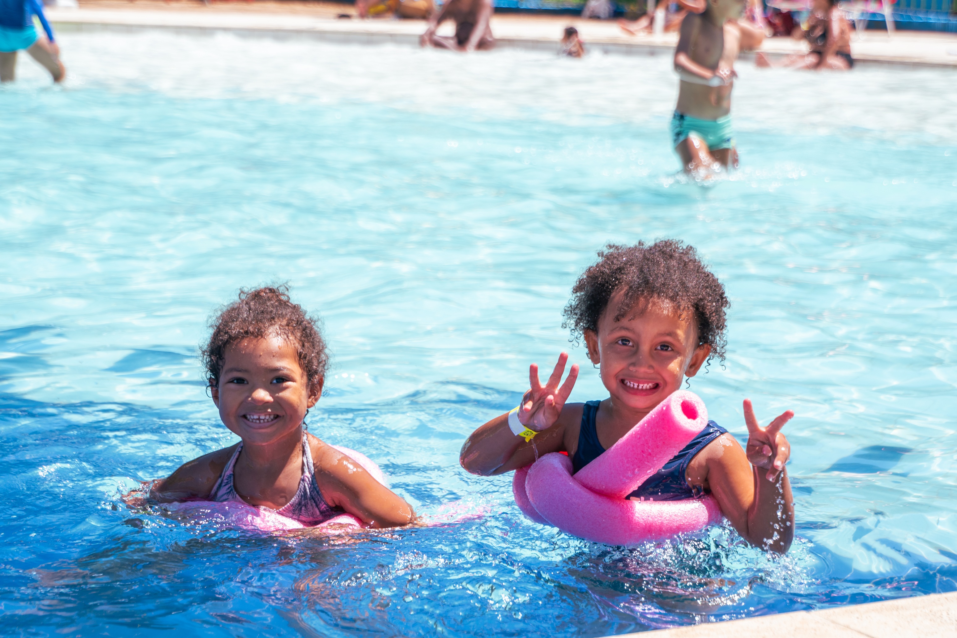 Na imagem, crianças munícipes durante Festival de Verão Praia São Paulo.